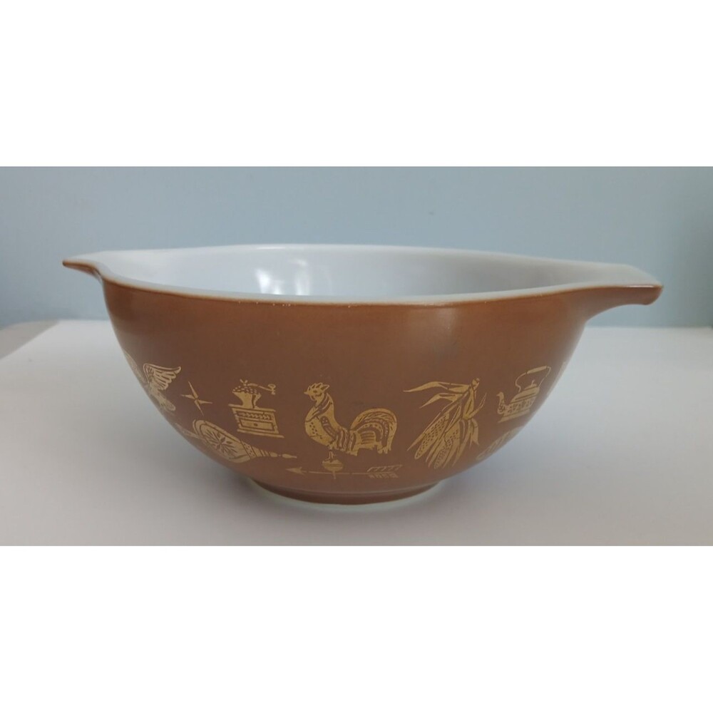 Vintage Pyrex 442 Early American 1 1/2 Quart Cinderella Mixing Bowl Gold Brown
